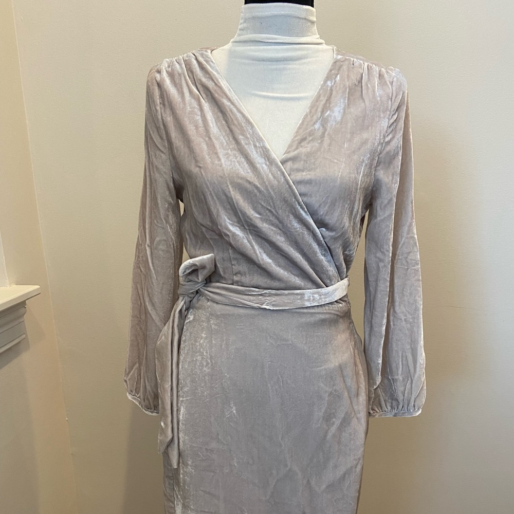 NWOT J Crew Velveteen Gray/Silver Wrap dress. Size 8.